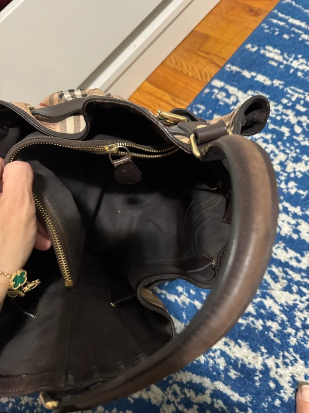 Burberry Beige Plaid Shoulder Bag with Dark Trim - Picture 8 of 11